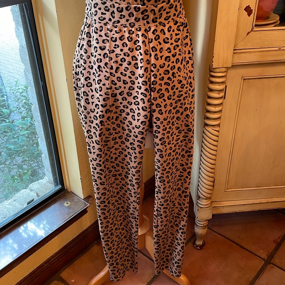Old Navy leopard print leggings
